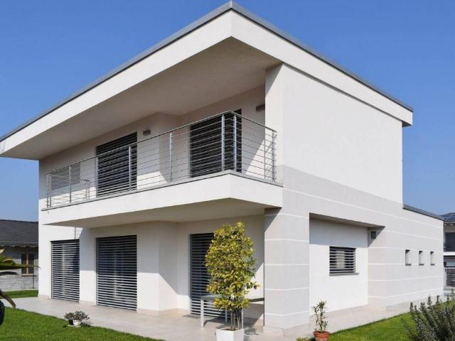 Casa indipendente in vendita a Bagnolo in Piano RE