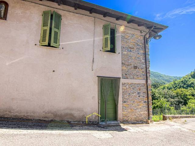 Casa indipendente in vendita a Bagnone MS