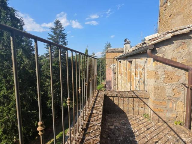 Casa indipendente in vendita a Bagnoregio VT
