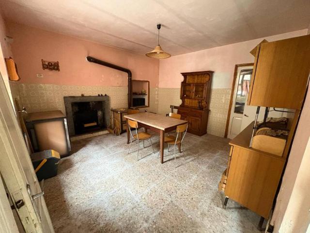 Casa indipendente in vendita a Bagnoregio VT