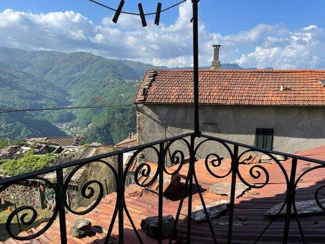 Casa indipendente in vendita a Bagni Di Lucca