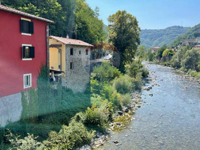 Casa Indipendente in vendita a Bagni di Lucca, Centro