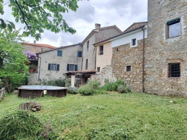 Casa indipendente in vendita a Bagni di Lucca LU