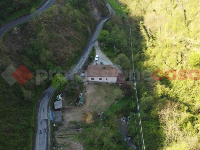 Casa indipendente in vendita a Bagni di Lucca LU