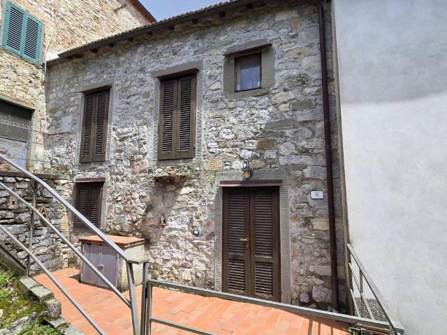 Casa indipendente in vendita a Bagni di Lucca LU