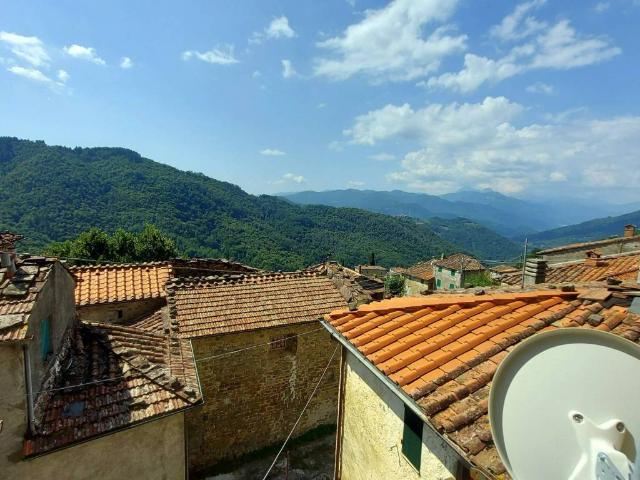 Casa indipendente in vendita a Bagni di Lucca LU