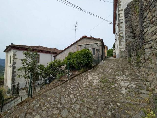 Casa indipendente in vendita a Bagni di Lucca LU