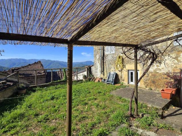 Casa indipendente in vendita a Bagni di Lucca LU