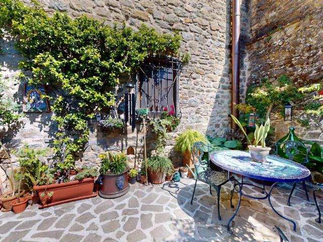 Casa indipendente in vendita a Bagni di Lucca LU