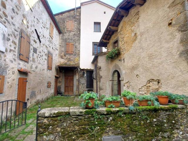 Casa indipendente in vendita a Bagni di Lucca LU