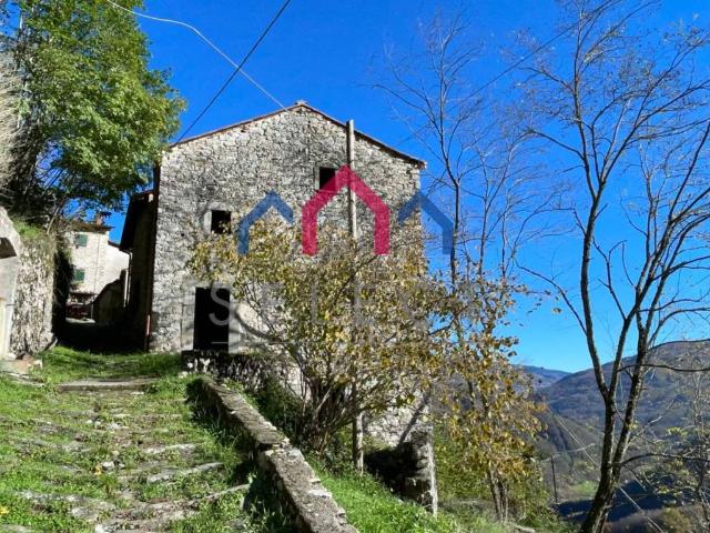 Casa indipendente in vendita a Bagni di Lucca LU