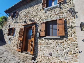 Casa indipendente in vendita a Bagni di Lucca LU