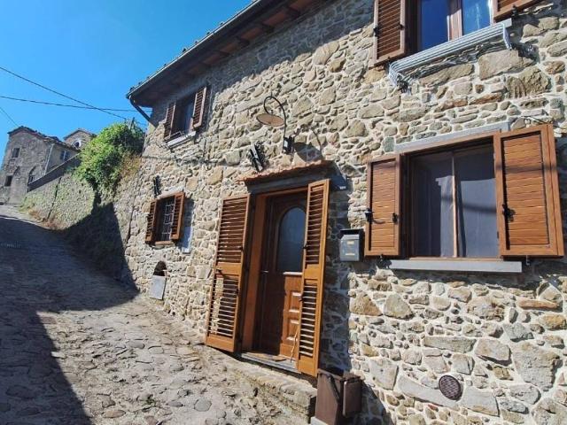 Casa indipendente in vendita a Bagni di Lucca LU