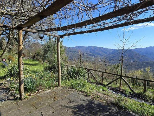 Casa indipendente in vendita a Bagni di Lucca LU