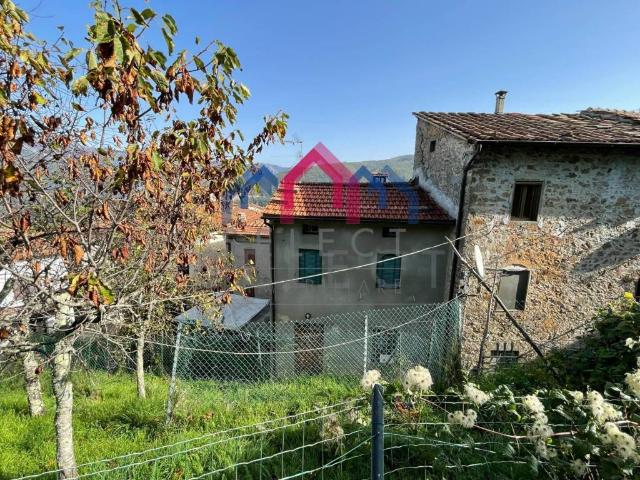 Casa indipendente in vendita a Bagni di Lucca LU