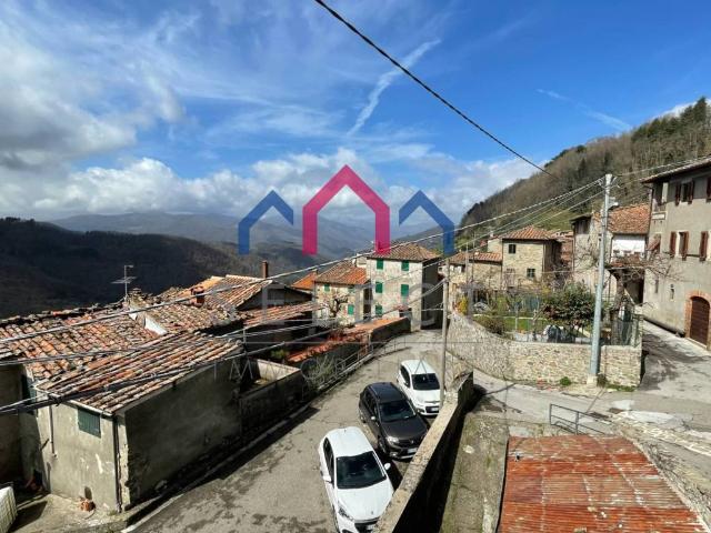 Casa indipendente in vendita a Bagni di Lucca LU