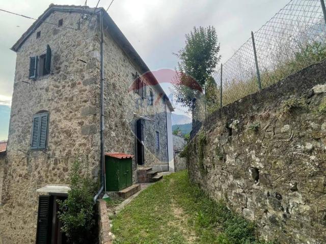Casa indipendente in vendita a Bagni di Lucca LU