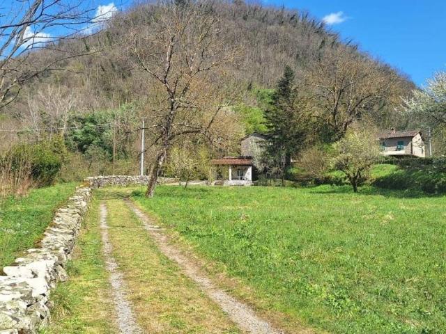 Casa indipendente in vendita a Bagni di Lucca LU