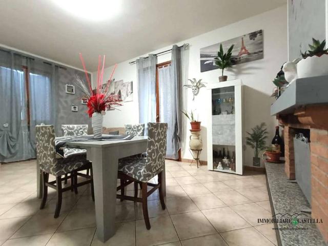 Casa indipendente in vendita a Baiso RE