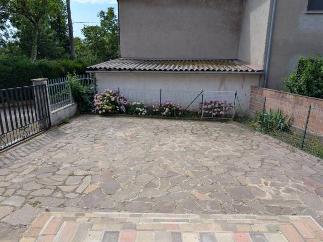 Casa indipendente in vendita a Baiso RE