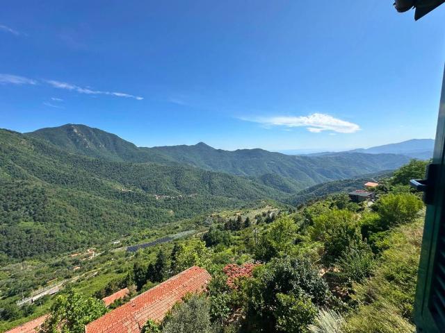 Casa indipendente in vendita a Bajardo IM