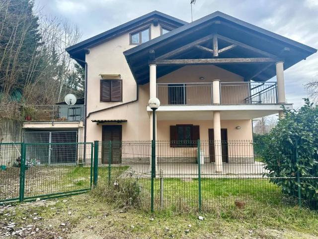 Casa indipendente in vendita a Baldissero d'Alba CN