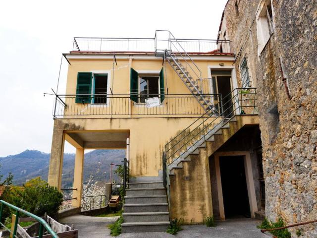 Casa indipendente in vendita a Balestrino SV
