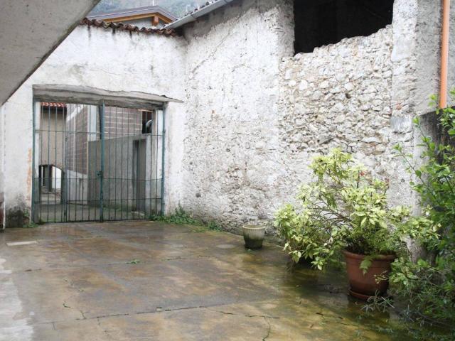 Casa indipendente in vendita a Ballabio LC