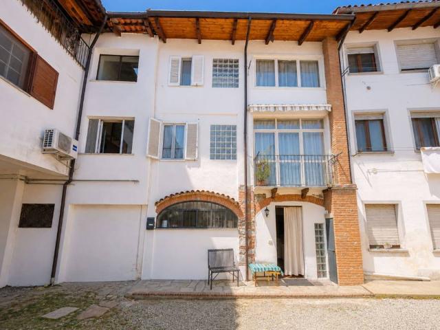 Casa indipendente in vendita a Banchette TO