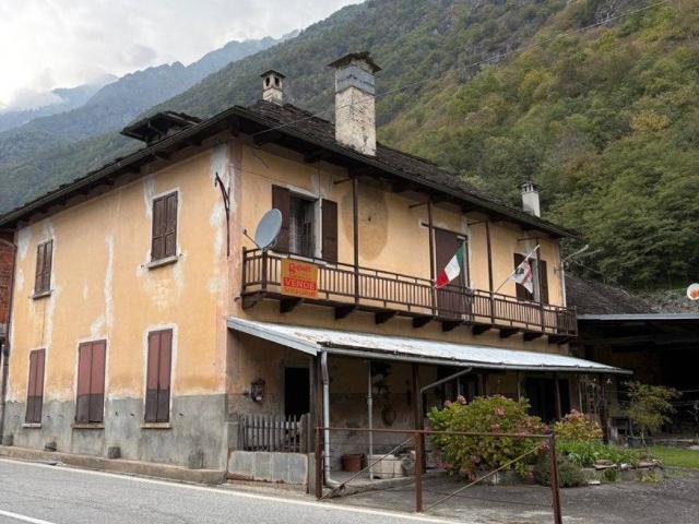 Casa indipendente in vendita a Bannio Anzino VB