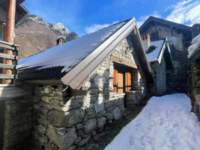 Casa indipendente in vendita a Bannio Anzino VB
