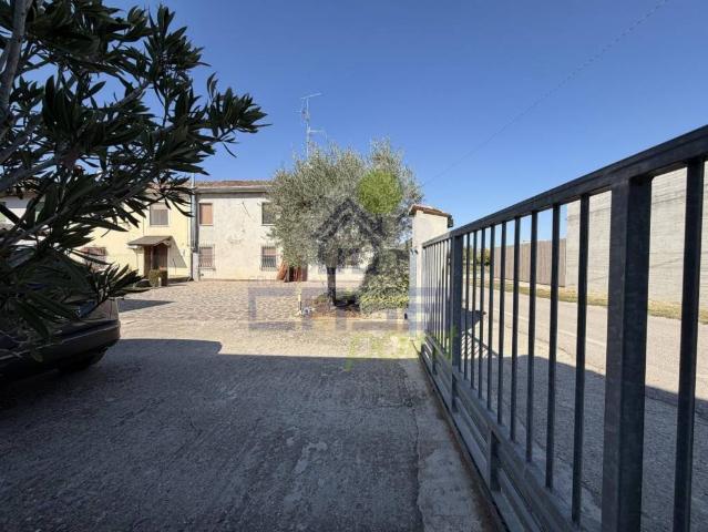 Casa indipendente in vendita a Banzuolo, Viadana