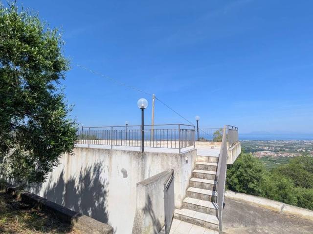 Casa indipendente in vendita a Barcellona Pozzo di Gotto ME