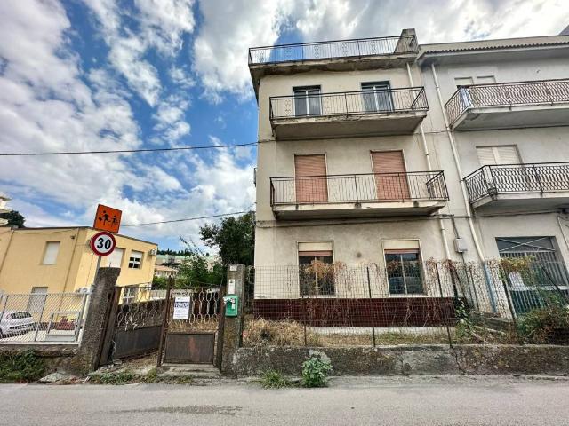 Casa indipendente in vendita a Barcellona Pozzo di Gotto ME