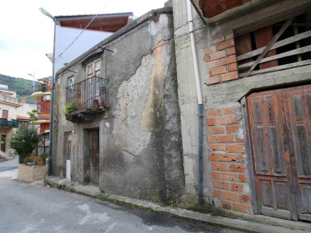 Casa indipendente in vendita a Barcellona Pozzo di Gotto ME