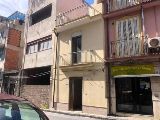 Casa indipendente in vendita a Barcellona Pozzo di Gotto ME