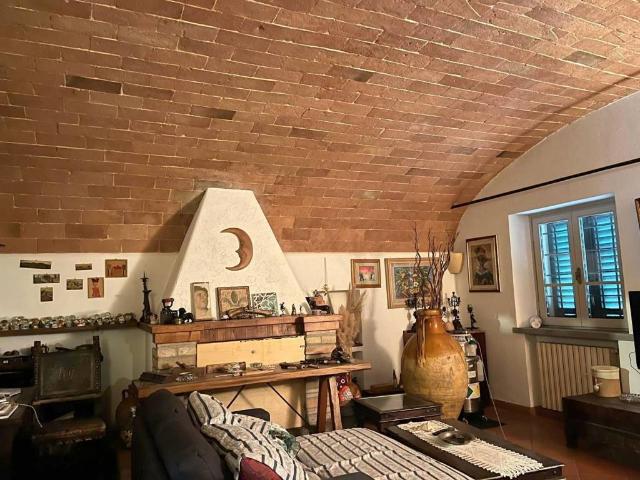 Casa indipendente in vendita a Barberino Tavarnelle FI