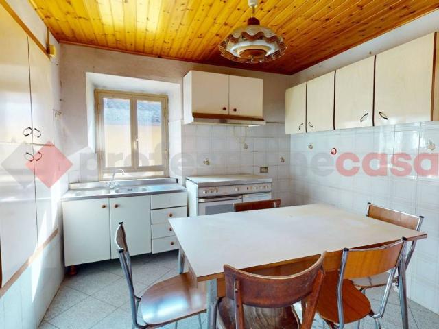 Casa indipendente in vendita a Barga LU