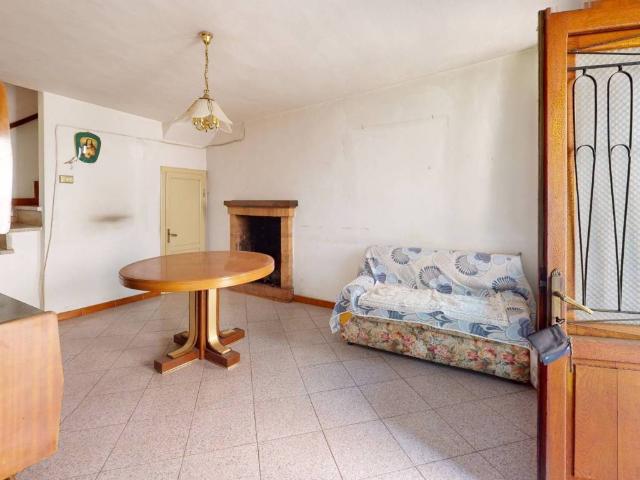 Casa indipendente in vendita a Barga LU