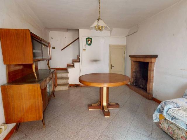 Casa indipendente in vendita a Barga LU