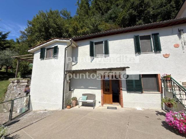 Casa indipendente in vendita a Barga LU