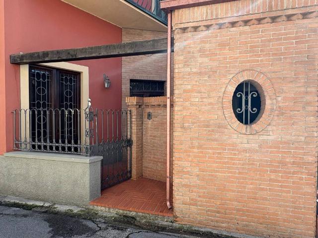 Casa indipendente in vendita a Barga LU
