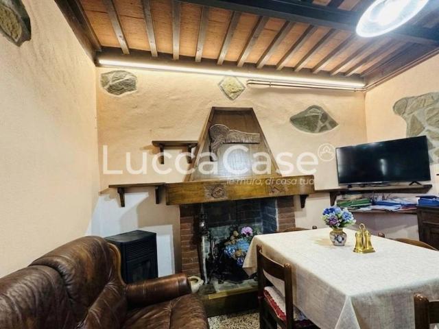 Casa indipendente in vendita a Barga LU