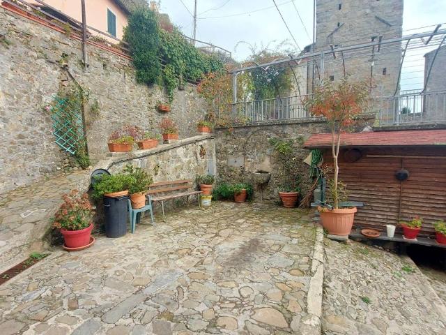 Casa indipendente in vendita a Barga LU