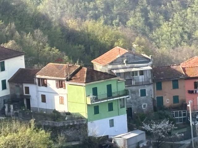 Casa indipendente in vendita a Bargagli GE