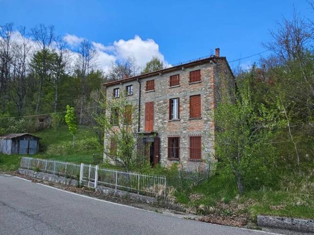Casa indipendente in vendita a Bardi PR