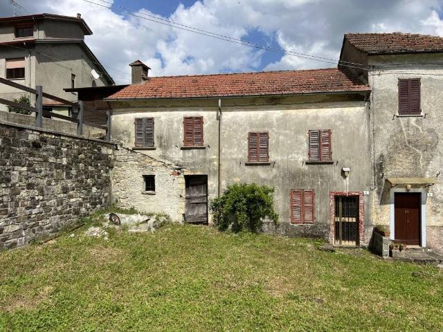 Casa indipendente in vendita a Bardi PR