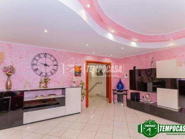 Casa indipendente in vendita a Bareggio