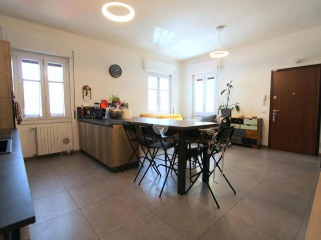Casa indipendente in vendita a Bareggio MI