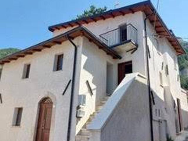 Casa indipendente in vendita a Barete AQ